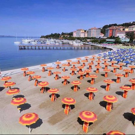 Bamboo Floating House Portoroz Apartman Kültér fotó