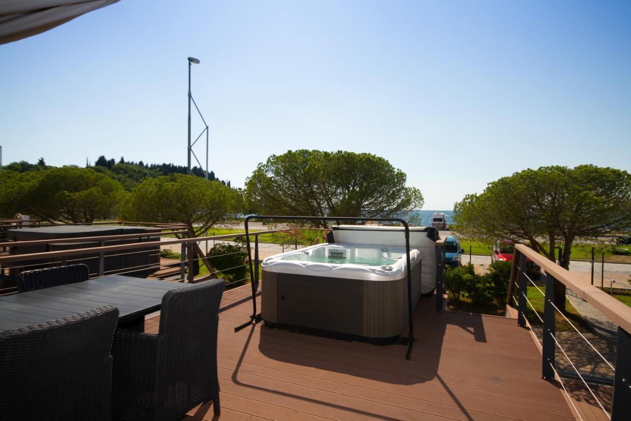 Bamboo Floating House Portoroz Apartman Kültér fotó