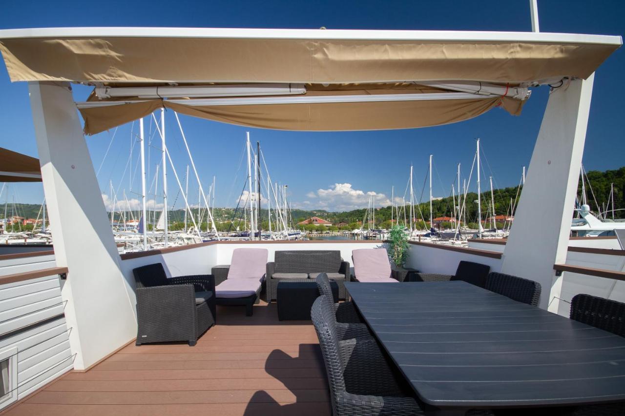 Bamboo Floating House Portoroz Apartman Kültér fotó