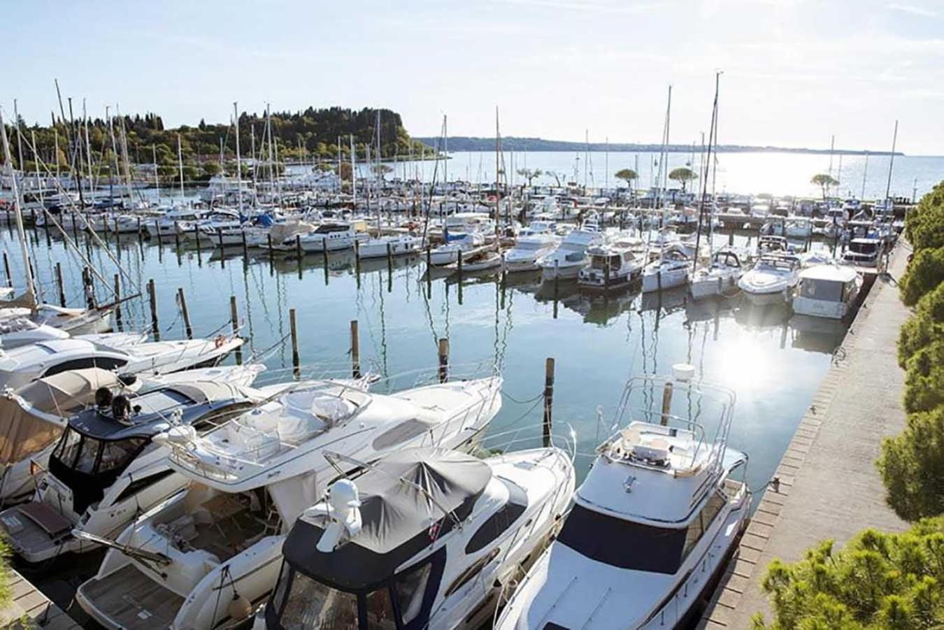 Bamboo Floating House Portoroz Apartman Kültér fotó